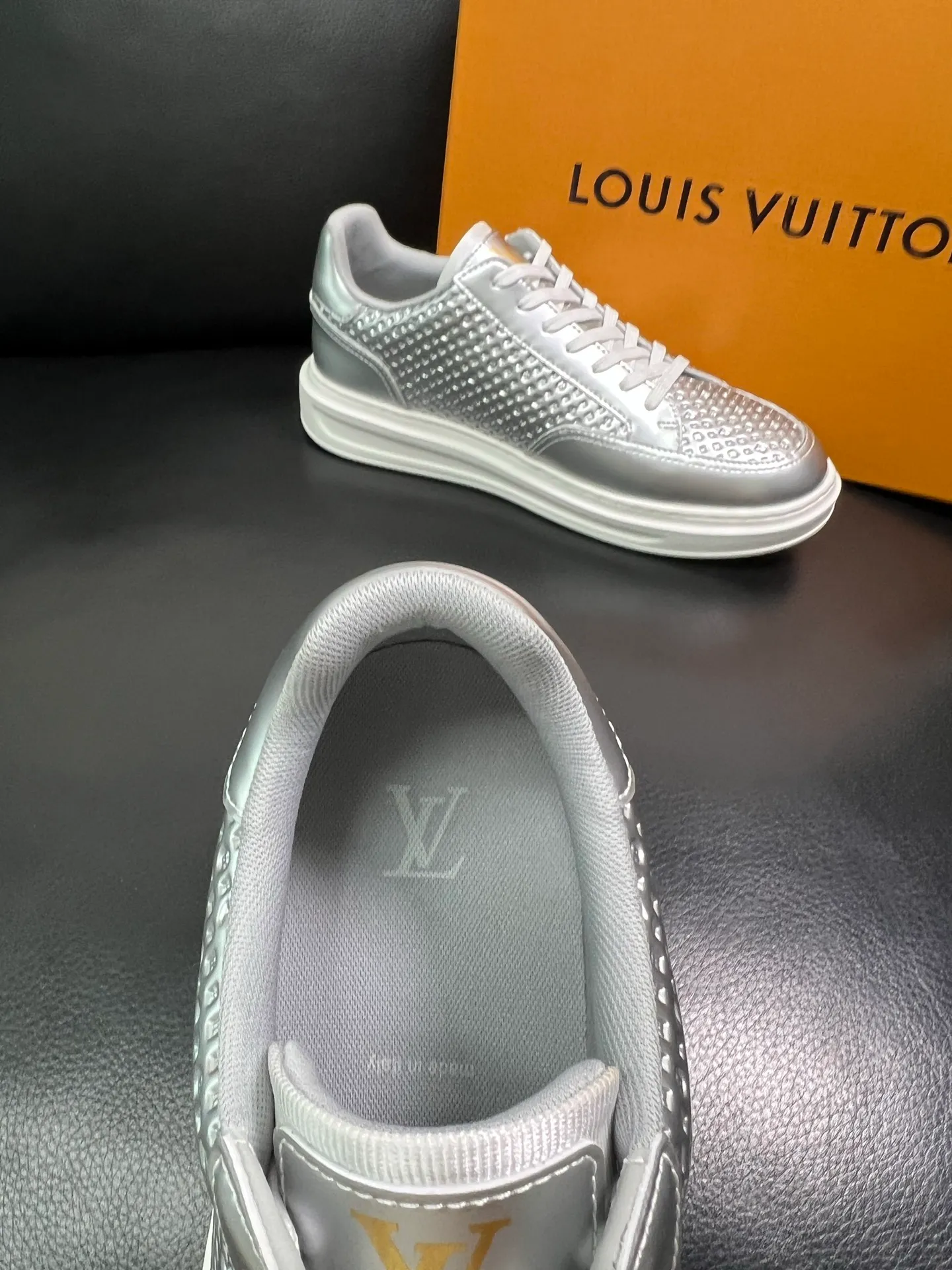 Men's shoes 💰740 Lv high quality top crafts Louis Vuitton sports shoes counter synchronized with original factory configuration, uppers imported from Italy, high-quality splicing colorful complex crafts, imported mesh pads soft and comfortable, soles: original soles specially provided by the original factory, T men's shoes 💰U exclusive movable molded soles super comfortable, original factory and single goods, welcome to compare, code number 38-44 (customized 45) 85867